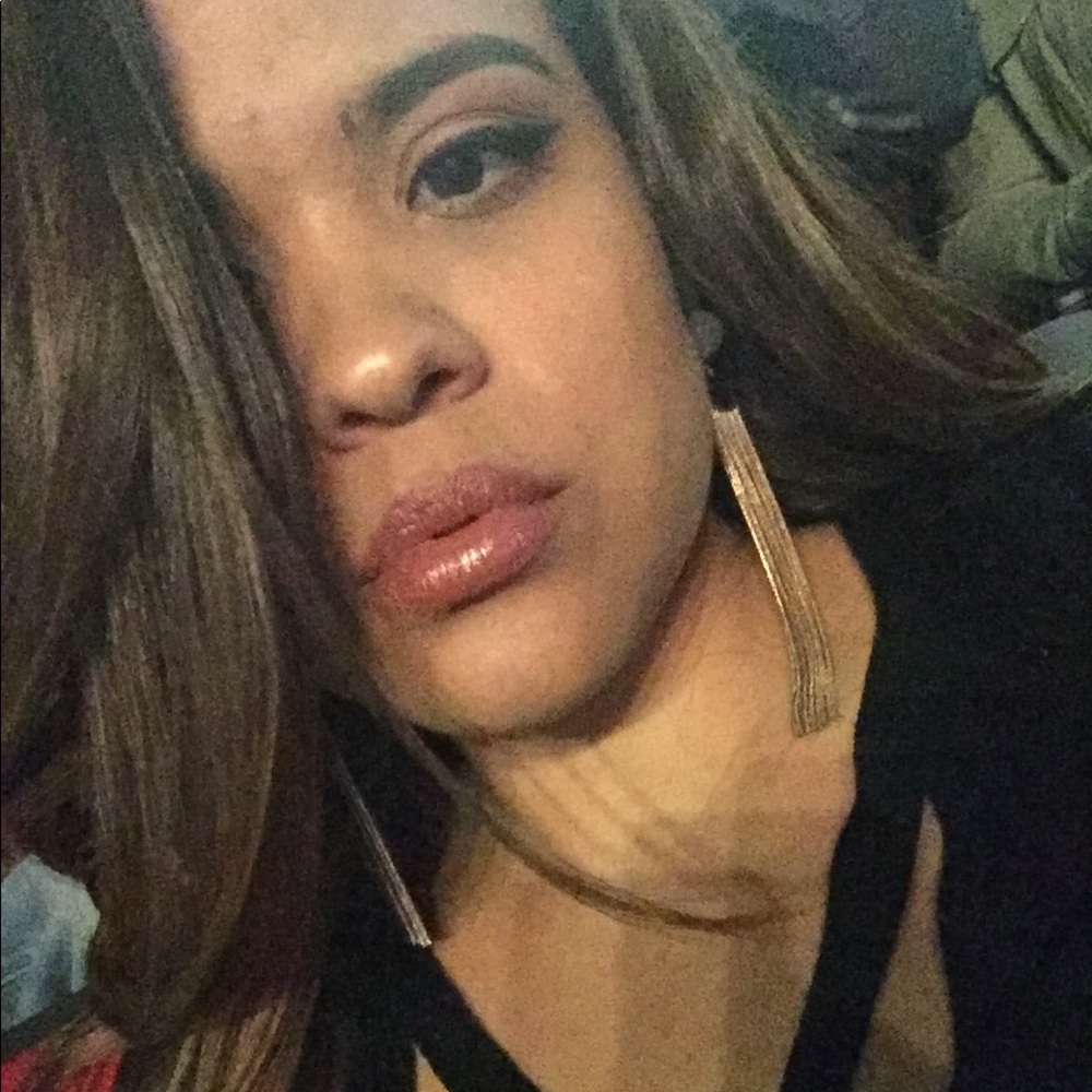 Meet your Posher, Lia